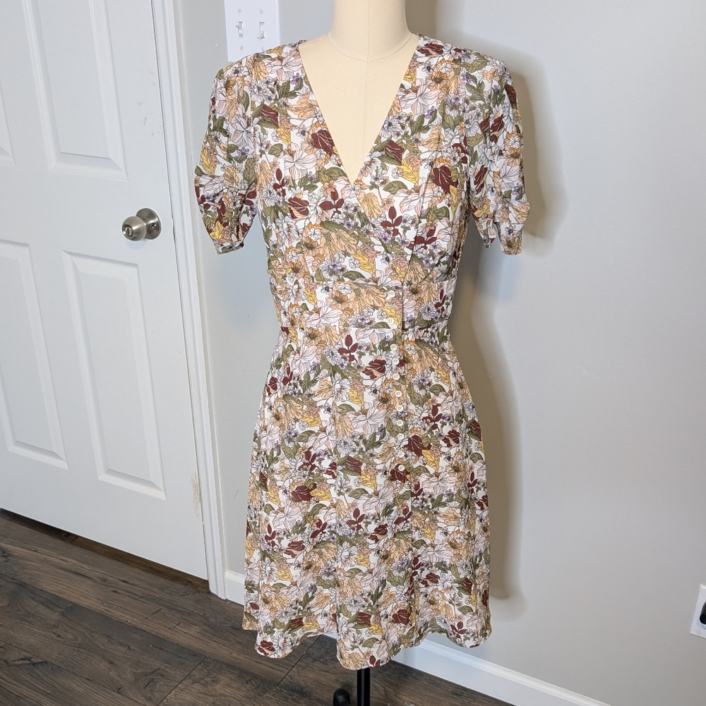 A Loves A Wrap Floral V-Neck Dress Size Small‎
